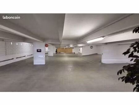61 places de parking ou 1420m² local privatif - centre ville gd quevilly