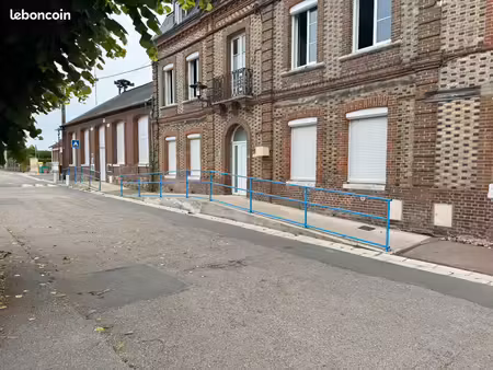 local professionnel – la londe 76 (hyper centre)