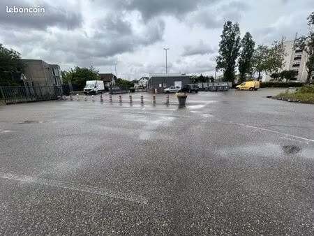 local commercial 200 m²