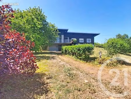 maison 10 pièces 236 m²