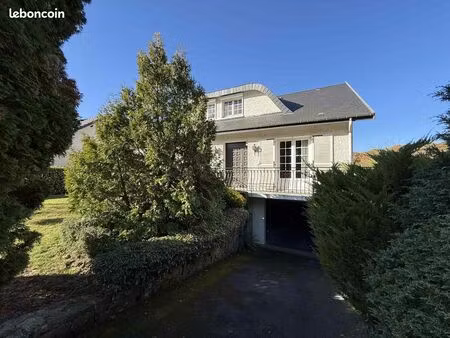 pavillon 6 pièces 176 m²