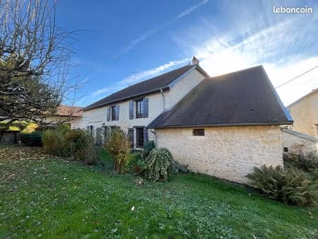 maison 8 pièces 286 m²