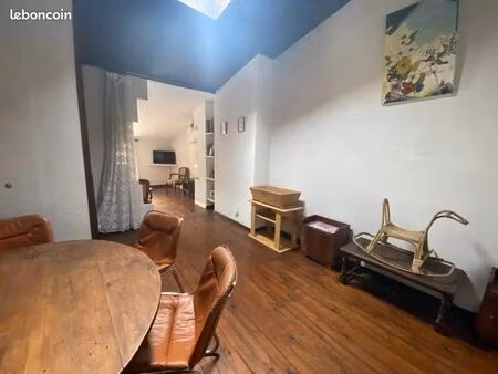maison de village avec cour