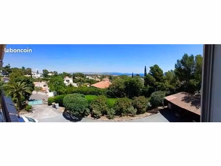 appartement lumineux avec vue mer