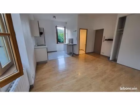 t2 lumineux  40 m2  parfait état  rez-de-chaussée quartier calme