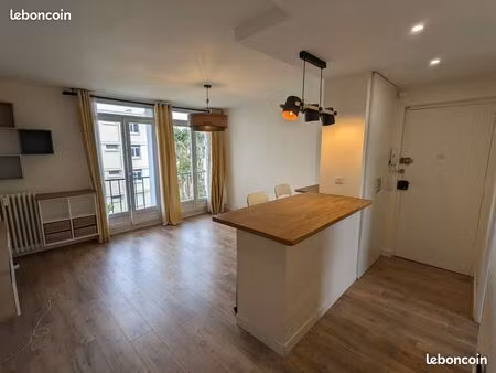 le chesnay – 3 pièces meublé 52m² rénové  parking + cave – 1250/mois cc