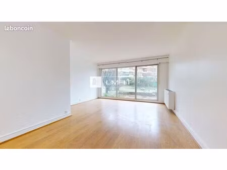 studio 1 pièce 32 m²