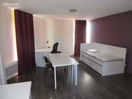 studio 1 pièce 27 m²