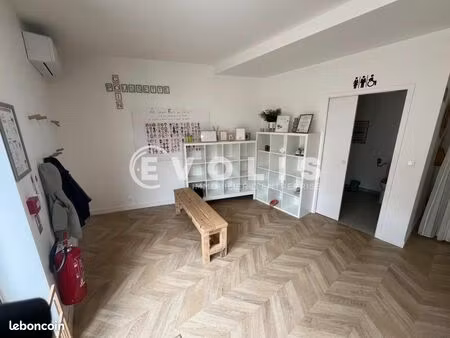 bureau 75 m²
