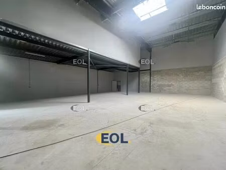 local bureaux 417 m²