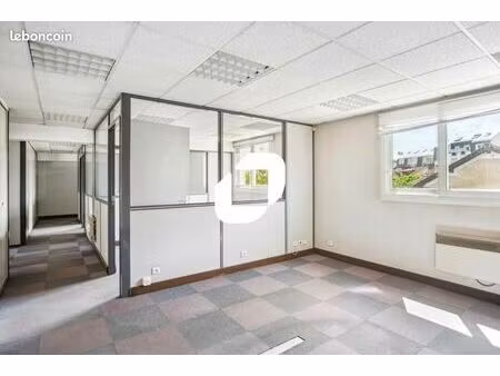 bureaux 185 m²
