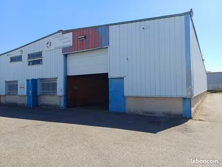 local industriel genas 808 m2 sur son terrain 3500 m2