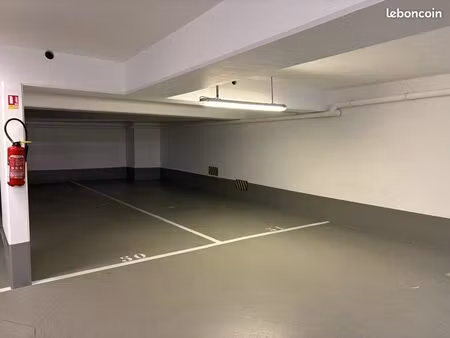 place de parking sécurisé à louer