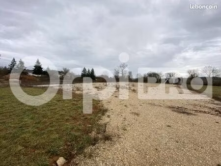 local d'activité 42 300 m²