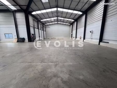 local d'activité 860 m²