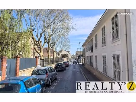 local commercial 791 m²