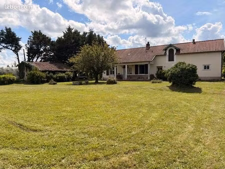 maison 130m2 et 2465m2 de jardin