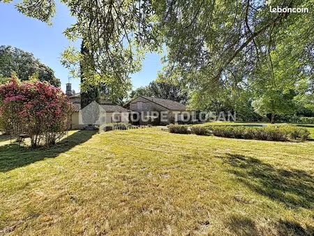 maison 8 pièces 280 m²