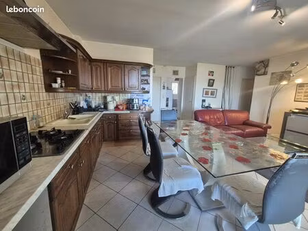appartement d'un peu moins de 70 m carrés