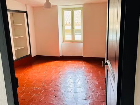 à louer – charmant t2 en duplex – 42 m² – trèbes