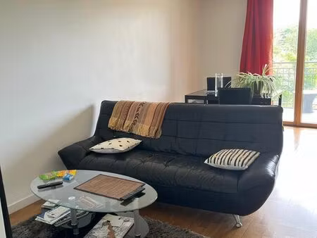 t3 meublé 65 m² – balcon – vue parc – parking – villaroy (guyancourt)