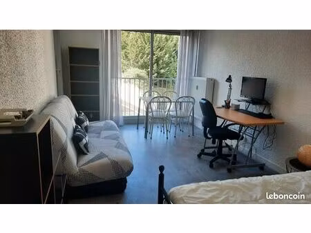 particulier loue studio - t1 meublé 28m2  secteur mairie  440cc