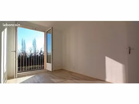 libre immédiatement : très bel appartement f3 rénové récemment