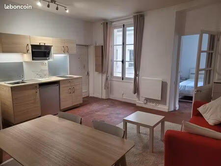 très beau 2 pièces 37 m2 versailles quartier notre-dame rue de la paroisse