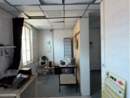 pas de porte / local commercial à vendre – noisiel 77186