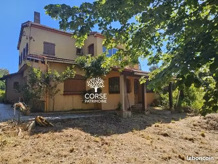 propriété 9 pièces 315 m²