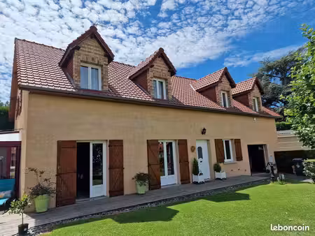 propriété 6 pièces 181 m²