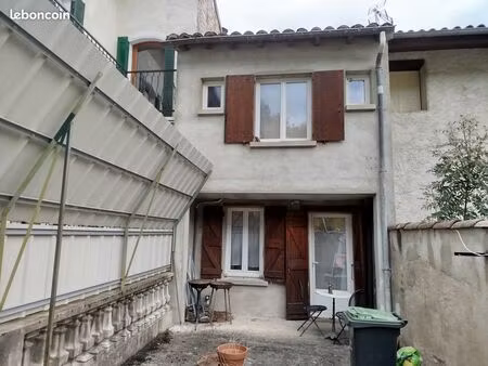 maison de ville 45 m² habitable avec grand garage + terrasse sans vis à vis
