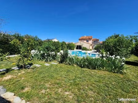 villa 8 pièces 185m² avec piscine