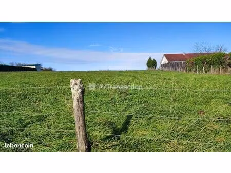 terrain constructible de 17 ares bien placé