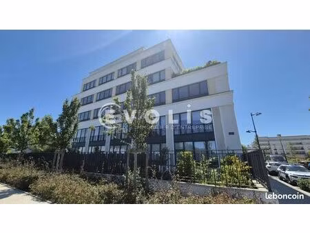bureau 92 m²