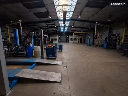fond de commerce carrosserie ■2 cabines de peintures■table redressage ■banc de géo ■3 pont