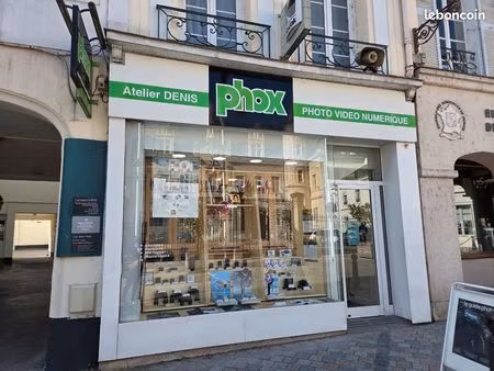 boutique melun 32 m2 faible loyer