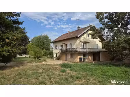 propriété isolée de 300 m² sur 76 ares