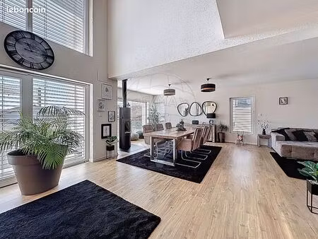 maison 5 pièces 159 m²