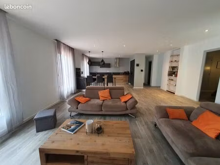 maison thuir