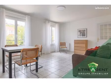 studio 1 pièce 33 m²