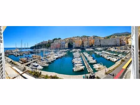 t2 48m2 sur le vieux port