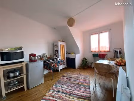 t2 46m2 loué 350 hc plein centre condé