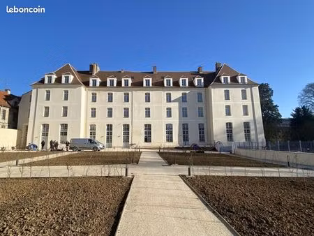 studio 1 pièce 24 m²