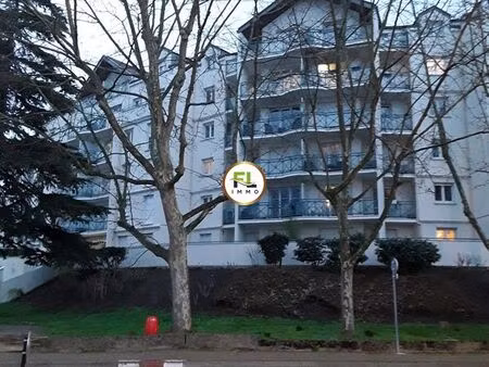 studio 1 pièce 33 m²