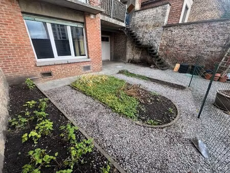 studio à louer à rue de l'armée grouchy 23-25 namur (vbe28710)