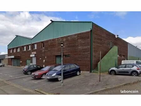 coignieres zone commerciale des broderies local commercial ou activite de 600 m2 à 2000 m2