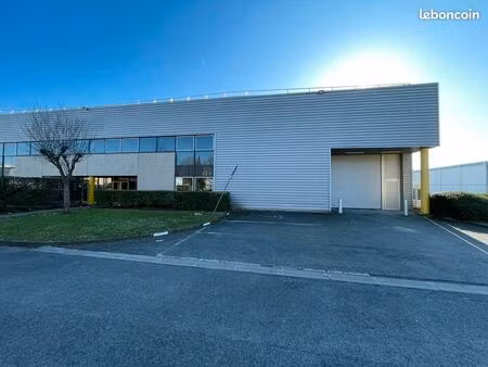 local d'activite 766 m² le mesnil-amelot