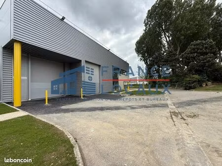 local d'activite 938 m² le mesnil-amelot