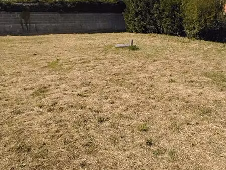 terrain de 687 m²